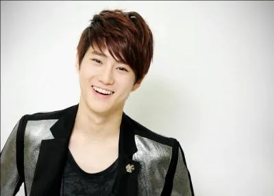 Comment s'appelle le leader ?