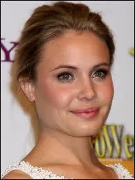 De quelle nationalit est Leah Pipes, clbre actrice ne le 12 aot 1988 ?