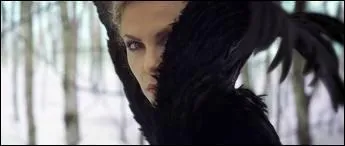 Pourquoi Blanche Neige veut-elle fuir Ravenna ?