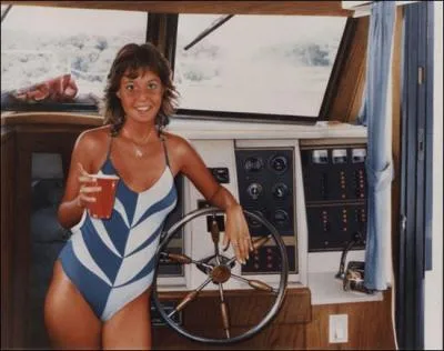 Hubert de Lartigue et Norman Rockwell faisaient partie de ce mouvement artistique, initi par Edward Hopper,  la prcision quasi photographique. Quel est son nom ?