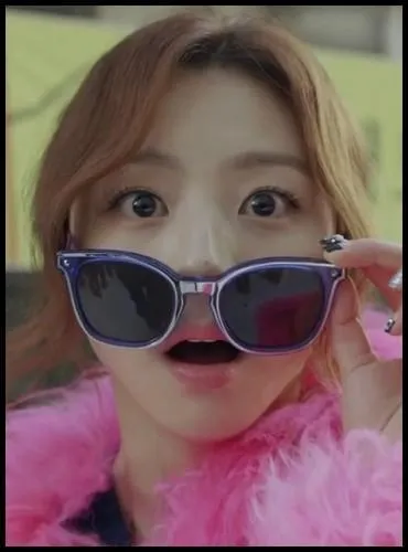 Qu'est que Cha Do-hwi a fait  Go Dok-mi lorsqu'elles taient au lyce ?