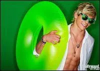 Quel personnage interprte-t-il dans  Teen Beach Movie  ?