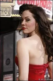 Quel ge avait-elle quand elle a commenc  suivre les cours de l'Art and Beauty School ?