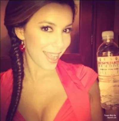 Dans le clip de quel artiste n'appara�t-elle pas ?