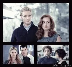 Comment sont habilles Alice et Rosalie pour la premire rencontre avec Bella dans leur maison ?