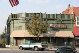 Comment s'appelle le bar o travaille Matt ?