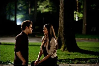Comment Elena dcouvre que Stefan est un vampire ?