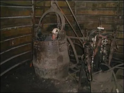 C'est une sorte de tonne servant à transporter le minerai que l'on remonte de la mine.
