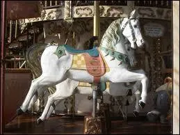 Quel est l'auteur de ce pome :   Tournez, tournez, bons chevaux de bois, tournez cent tours, tournez mille tours, tournez souvent et tournez toujours . ?