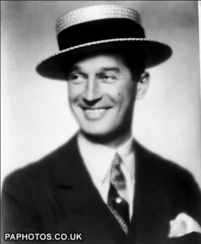 Faisons un grand bond dans le temps pour retrouver Maurice Chevalier qui chante ''Valentine'' , une fille qui possédait beaucoup de charmants attraits. Que n'avait-elle PAS ?