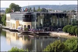Poursuivons la balade vers Enghien-les-Bains. Si vous allez dans ce lieu, vous pntrez dans le seul lieu autoris  100 kilomtres autour. O tes-vous ?