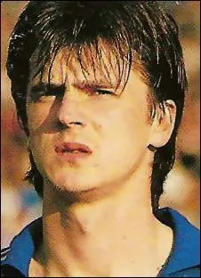 En quoi Yannick  Stopyra  s'est-il distingu ?