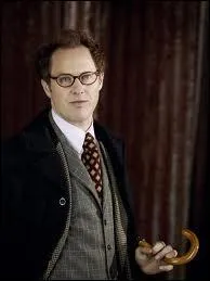 Dans les contes, quel personnage incarne Archibald Hopper ?