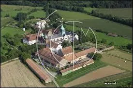 Voici vue du ciel, la basilique Notre-Dame d'Oelenberg. Cette abbaye se trouve dans la commune alsacienne de Reiningue, elle-mme situe dans le dpartement n...