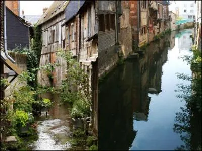La Venise normande, situe sur le cours de trois rivires (la Risle, la Roumois et le Lieuvin), la ville de Haute-Normandie a conserv son charme d'antan avec ses maisons  pans. Quelle est-cette ville.