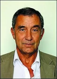 N en 1730 et mort en 1796, cet bniste est le plus clbre de sa dynastie. Qui est-ce ?