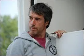 Acteur et ralisteur n en 1968, il est l'ami de sa jument  Gazelle , avec qui il va dcouvrir les joies de l'quitation. Qui est-ce ?