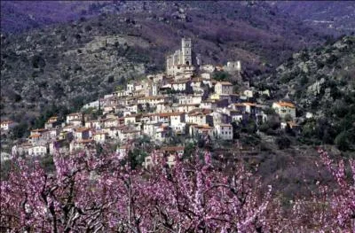 Dans quel dpartement se trouve Eus, class comme l'un des plus beaux villages de France ?