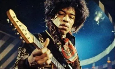 Monsieur Hendrix, lui aussi d'origine cherokee, fut le guitariste mythique qu'on sait. Comment �crivez-vous son pr�nom ?