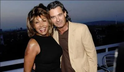 Tina Turner, d'origine cherokee, black et navajo, vient de changer de nationalit� pour en adopter une europ�enne, celle du pays o� elle vit et o� elle vient de se marier. Laquelle ?