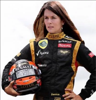 Sur la photo, je suis pilote chez...