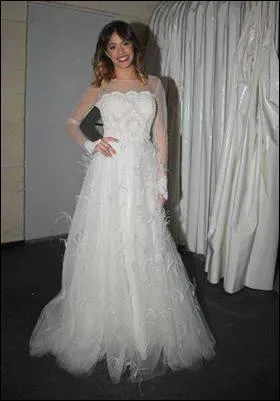 En janvier 2014, Martina sort avec :