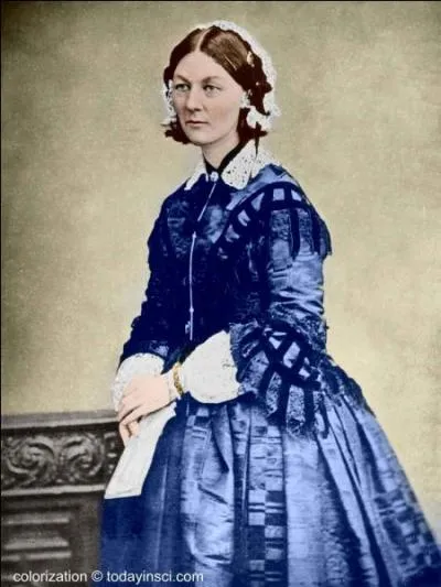 Le 29 novembre, Florence Nightingale reoit l'ordre du mrite. Cette infirmire britannique s'est distingue par son courage et son efficacit lors de la Guerre de Crime (1853-1856) qui opposa une coalition comprenant l'Empire ottoman, le Royaume-Uni, l'Empire franais de Napolon III et le royaume de Sardaigne  :