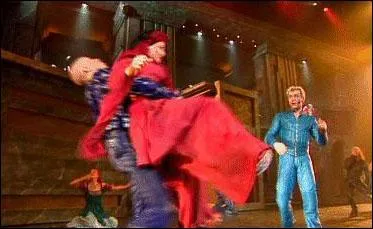 Dans quelle comdie musicale peut-on entendre la chanson  Les Beaux, Les Laids  ?