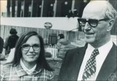 C'est une mathématicienne et physicienne française. Elle a comme père un professeur de physique et pour mère un professeur de philosophie. Son frère est, également un mathématicien. Elle est la première femme à être élue à l'académie des sciences françaises.