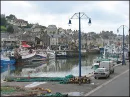 Je vous emmne  la dcouverte de la ville bas-normande de Port-en-Bessin-Huppain. Nous serons donc dans le dpartement n ...