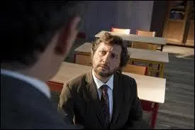 Quelle est la menace du pre de Ducobu pour que son enfant se mette  bosser ?