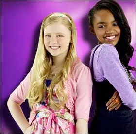 Comment s'appelle l'amie de China qui est super intelligente bien qu'elle soit blonde ?