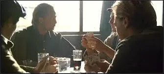 Quels sont les joueurs qui affrontent Jack et Fabrizio durant la partie de poker ?