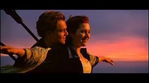 En dcouvrant Jack sur la proue du navire, que dit Rose  celui-ci...