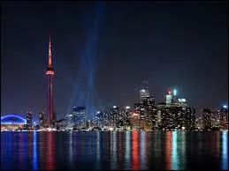 Comment est le drapeau du Canada ?