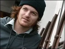 O est n l'auteur-compositeur-interprte Vincent Vallires, qui a chant  Caf Lzard  ?