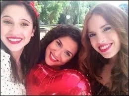 Qu'est-ce qu'elle garde toujours sur elle ?