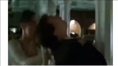 (Scne coupe) Lorsque Jack se bat avec Lovejoy dans la salle  manger, qui perd le combat ?