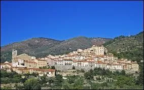 Je vous emmne  la dcouverte de la commune languedocienne de Mosset. Classe parmi les Plus Beaux Villages de France, elle se situe dans le dpartement n ...