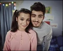 Avec qui Zayn se trouve-t-il sur cette photographie ?