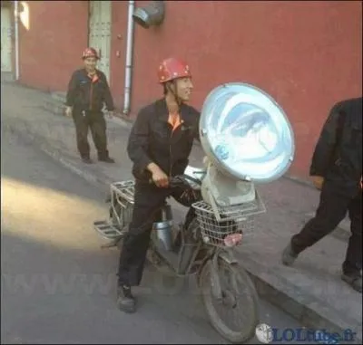 Plein phare ! Les phares sont obligatoires sur une voiture en France :