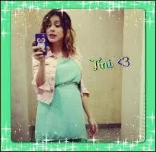 Le surnom de Martina est Tinistas