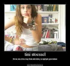 Angie est la tante de Violetta