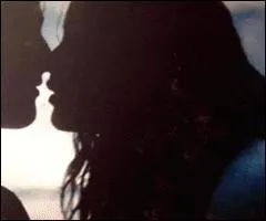 Qui vient lui rendre visite chez elle ?