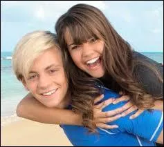 Avec qui Mack vit-elle ?