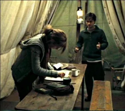 Du coup, que fait Hermione ?