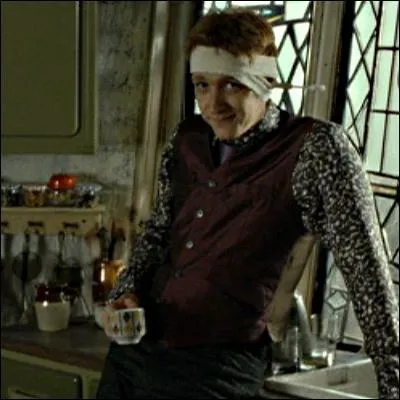 Aprs cette nuit de folie (quelqu'un finit par mourir), Harry dcide de faire plus doucement. Grasse matine, jus d'orange et pain grill, o la bande  Harry dcide-t-elle de s'installer ?