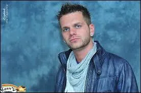 31 janvier : Je suis un chanteur franais n le 31 janvier 1983. Qui suis-je ?