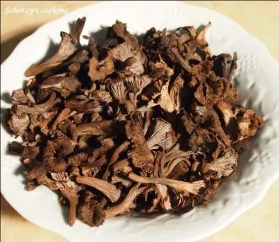 Nous avons donc décidé de garnir la volaille avec :