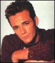 Luke Perry est :